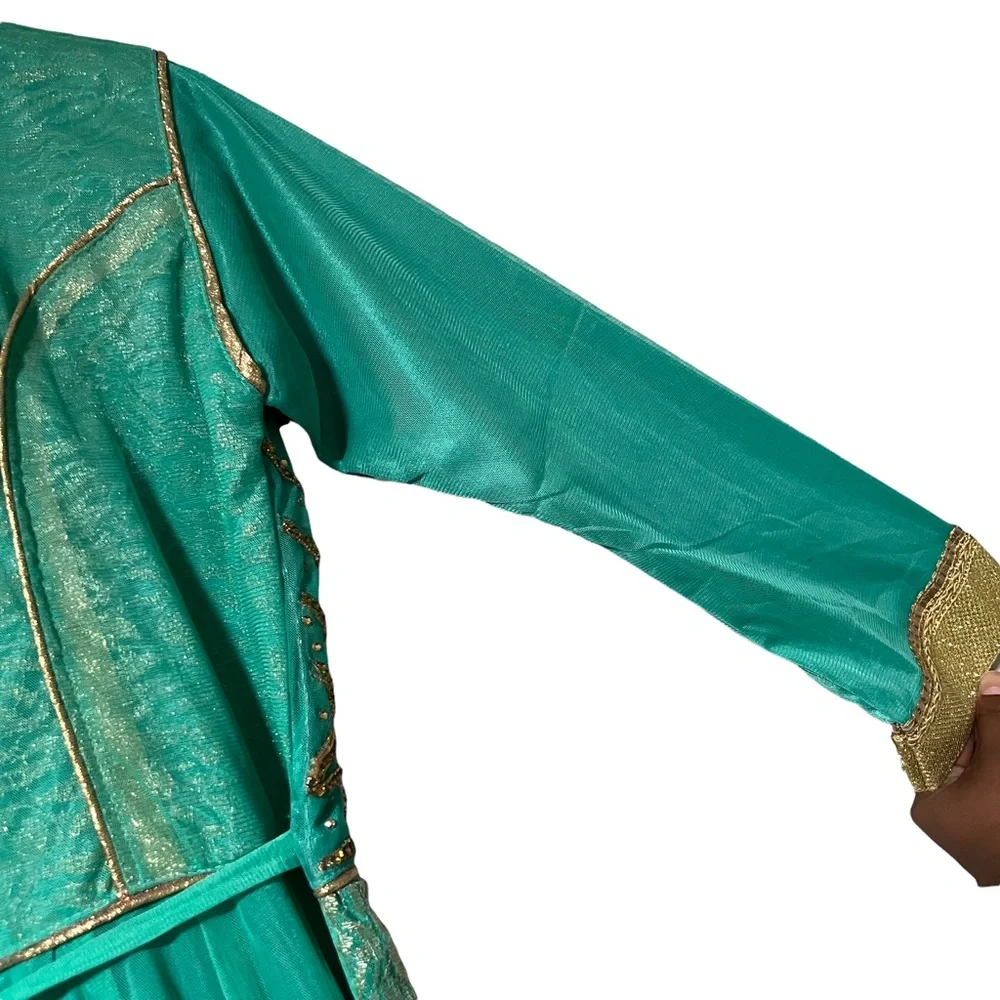 Nepali Indian Dress Arnarkali Kurta embellished - Picture 6 of 12